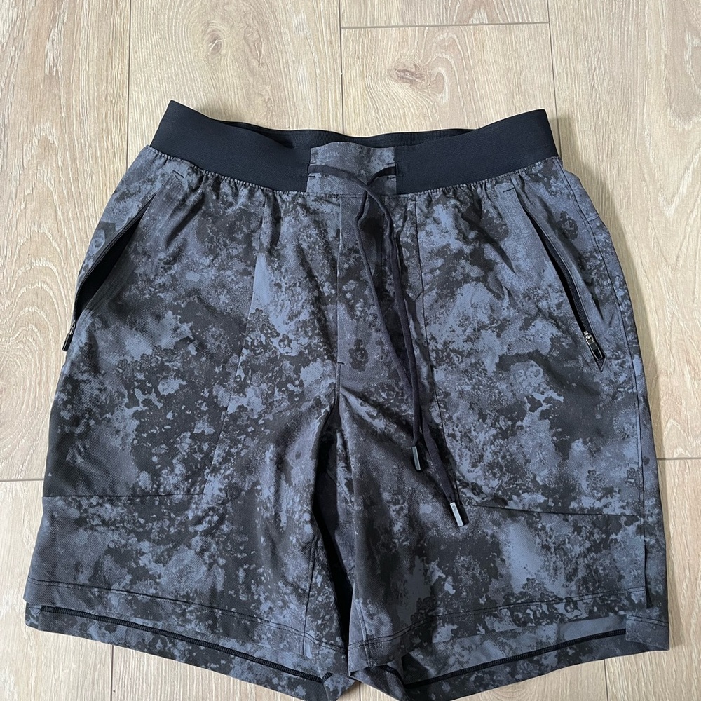 lululemon licence to train Black and Gray Athletic Shorts